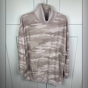 American Eagle Outfitters Ribbed Turtleneck in Cream